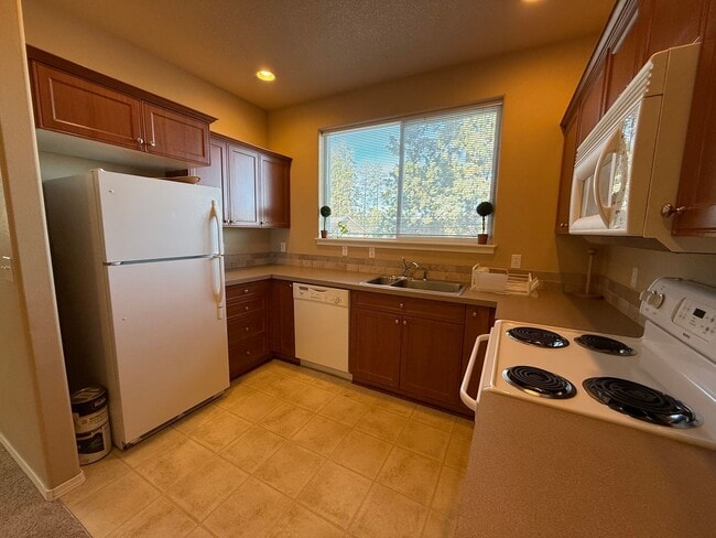 Building Photo - g434