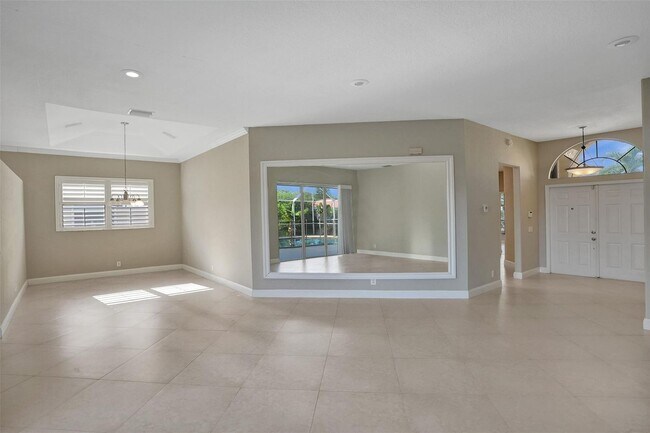 Building Photo - 5977 NW 73rd Ct