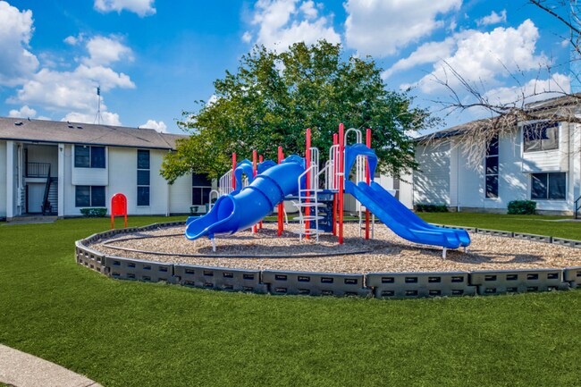 Building Photo - 834 Timberlake Dr