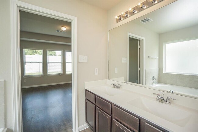 Building Photo - 3331 Rosselli Brush Dr