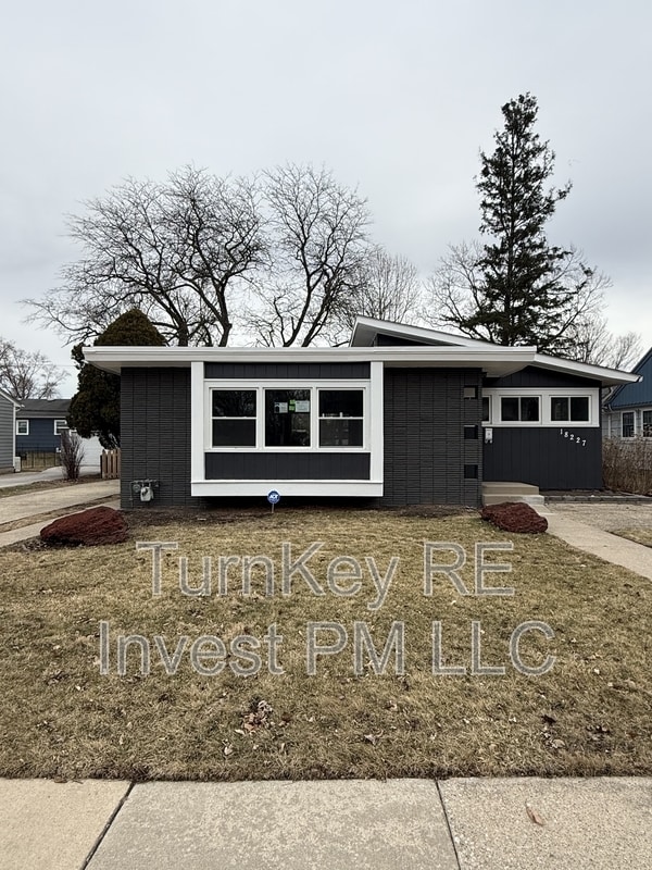 Building Photo - 18227 Center Ave