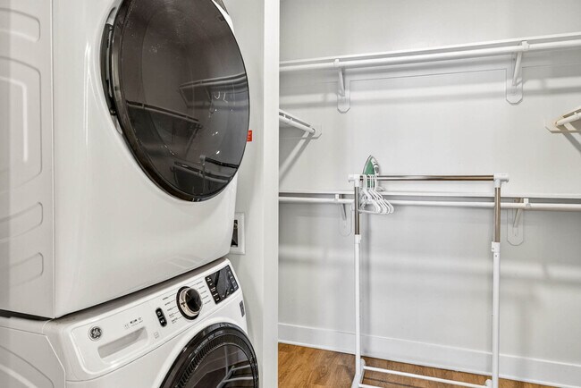 Building Photo - 1116 Gramercy Ln