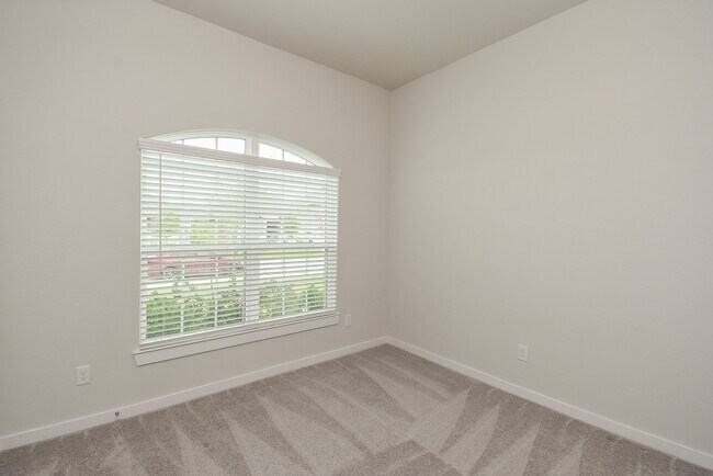 Building Photo - 3024 Myrtle Sunset Dr