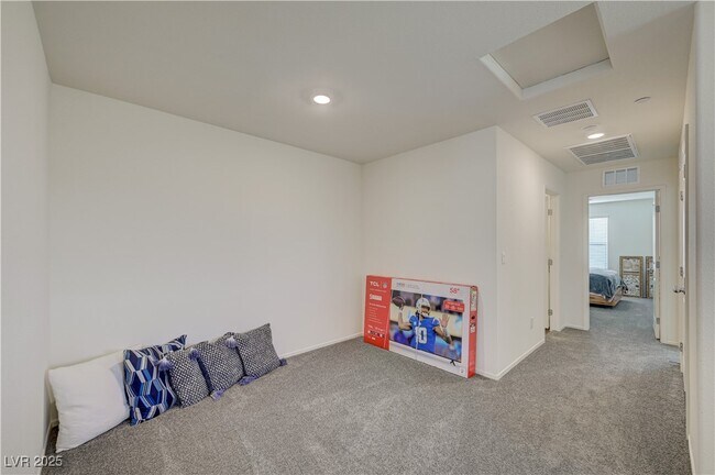 Building Photo - 360 Summer Sparrow Ave