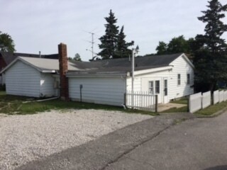 Building Photo - 2 Bedroom (Ellettsville) Available September 2026 for $1,200 (All Utilities Paid by Owner!)