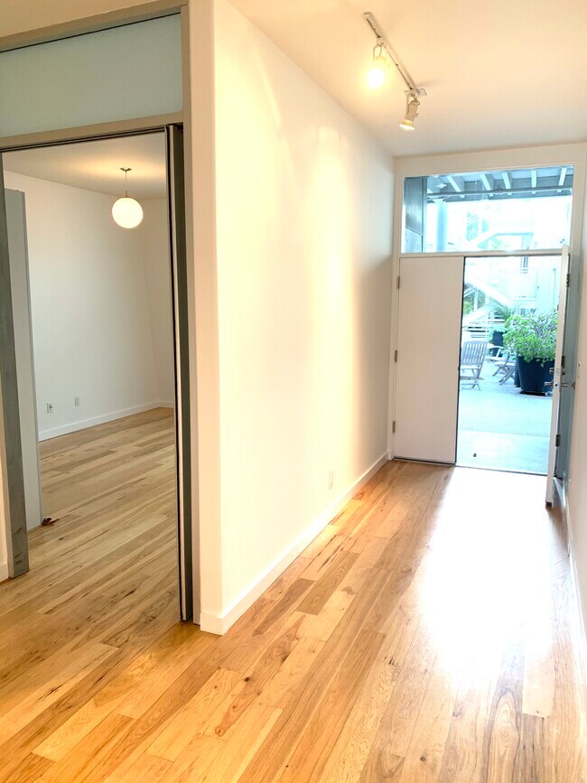 Master and Entrance - 615 Hampton Dr