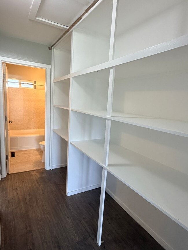 Building Photo - 1255 Montana St