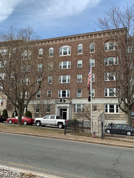 Building Photo - 1653 Commonwealth Ave