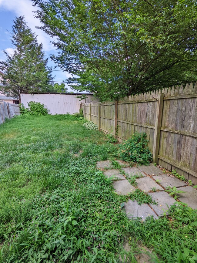Building Photo - 943 Glenbrook Ave