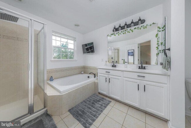 Building Photo - 372 Concetta Dr