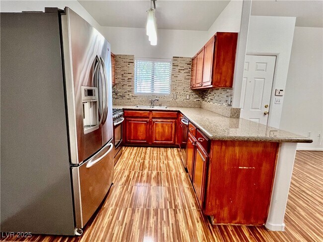 Building Photo - 5655 E Sahara Ave