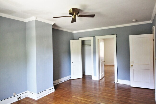 Building Photo - 2026/2027 Off-Campus JHU Spacious 5bd/2ba Rowhome OSP & W/D! Available 6/8