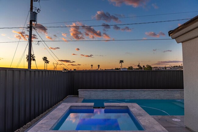 Building Photo - 3611 Breakwater Dr