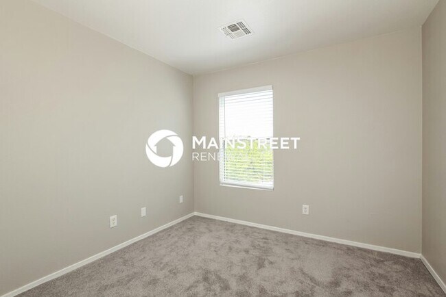 Building Photo - 3 Bedroom Pet-Friendly Home in Tucson, AZ with Main Street Renewal