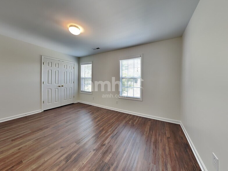 Building Photo - 1860 Francis Mill Ct