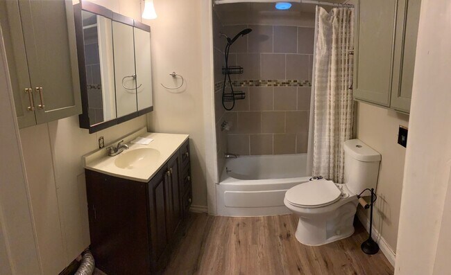 Building Photo - $2,000 - Three Bedrooms, One Full Bath Ren...