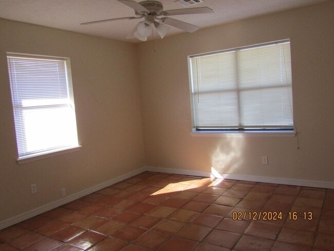 Building Photo - Home located in the Cache area!