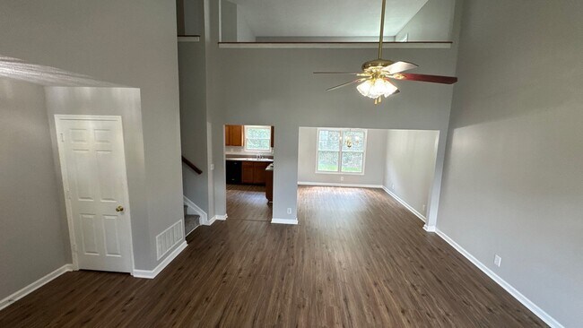 Building Photo - 7421 Spring Run Dr