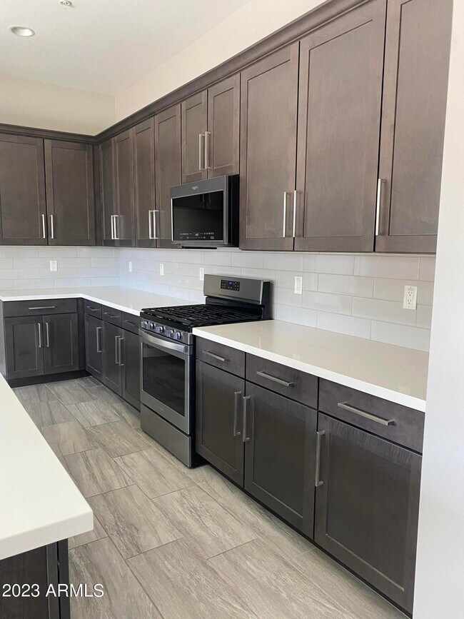 Building Photo - 21065 W Elm Way Ct