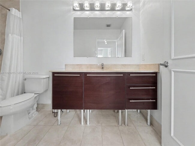 Building Photo - 1900 N Bayshore Dr