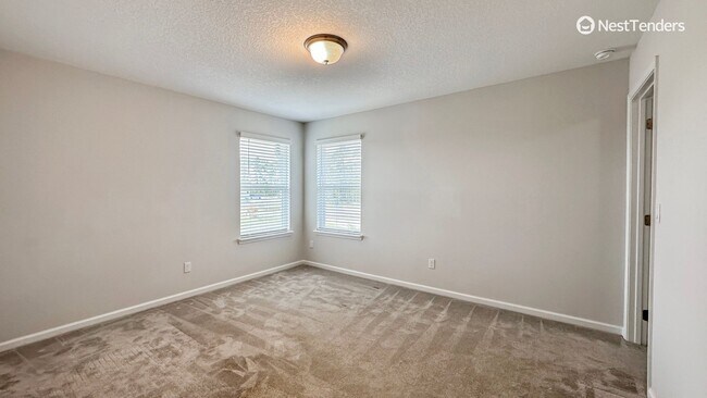 Building Photo - Four Bedrooms in the Heart of Nassau County!