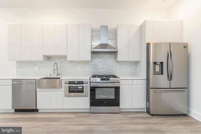 Building Photo - 90-94 E Laurel St