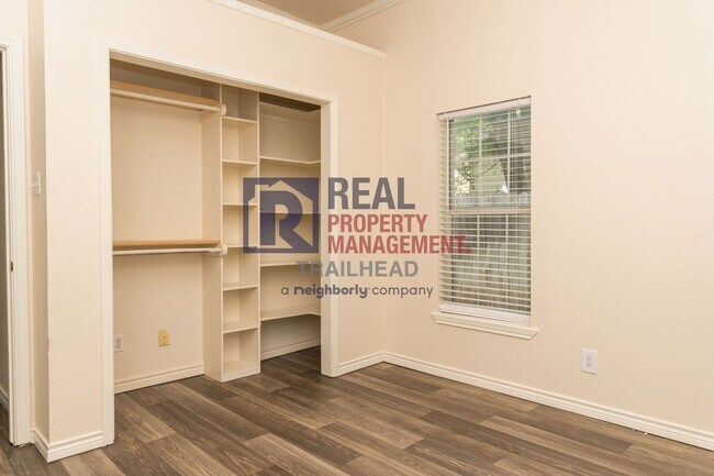 Building Photo - Cozy 2 Bedroom Home Near Historic Downtown Glen Rose