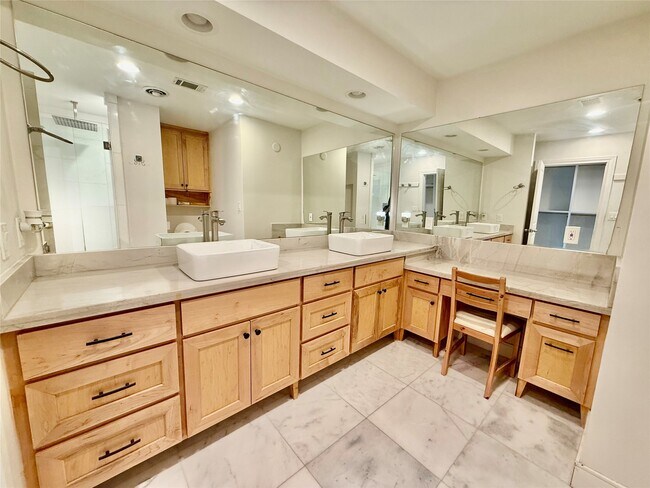 Building Photo - 3834 Linklea Dr