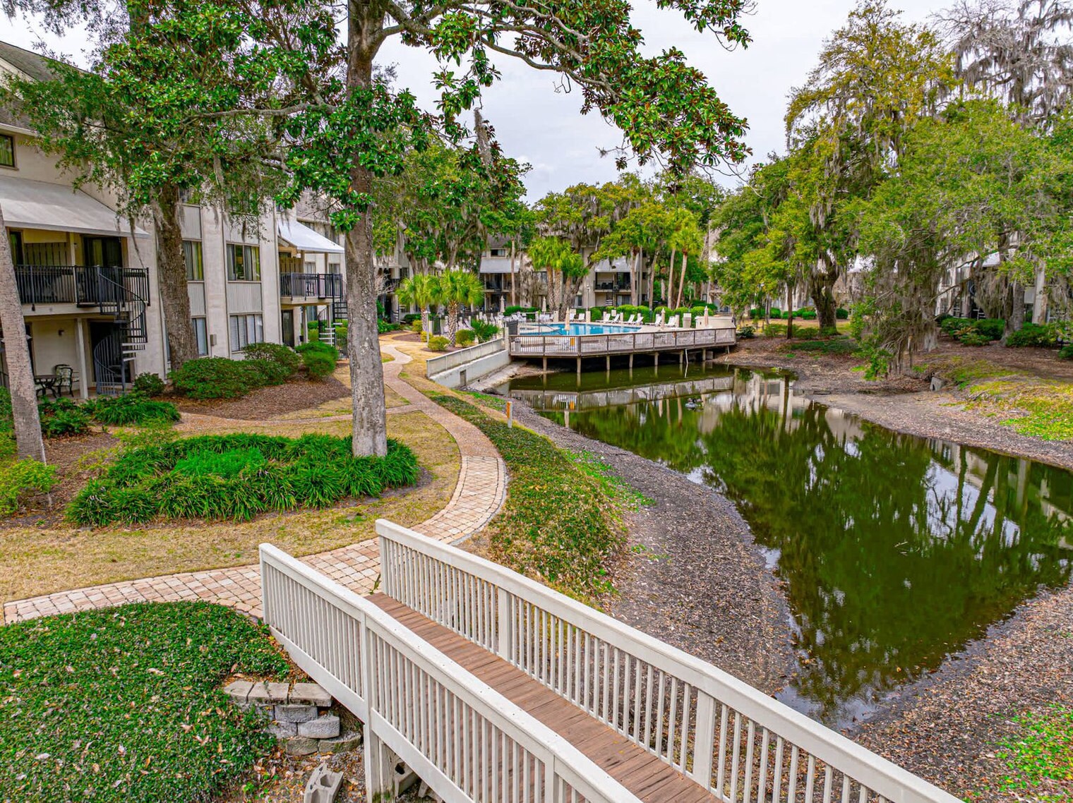 Building Photo - 36 Deallyon Ave