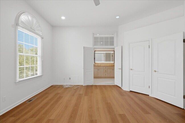 Building Photo - Elegant Corner-Lot Home with Spacious Living in Great Oak