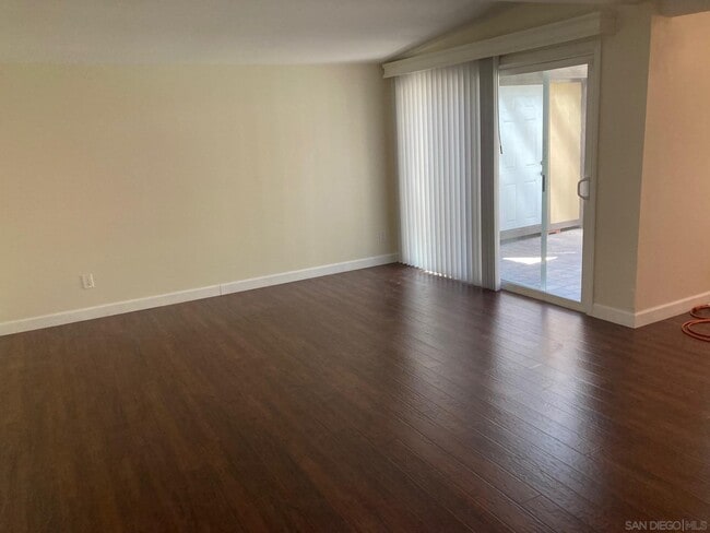 Building Photo - 4644 Chateau Pl