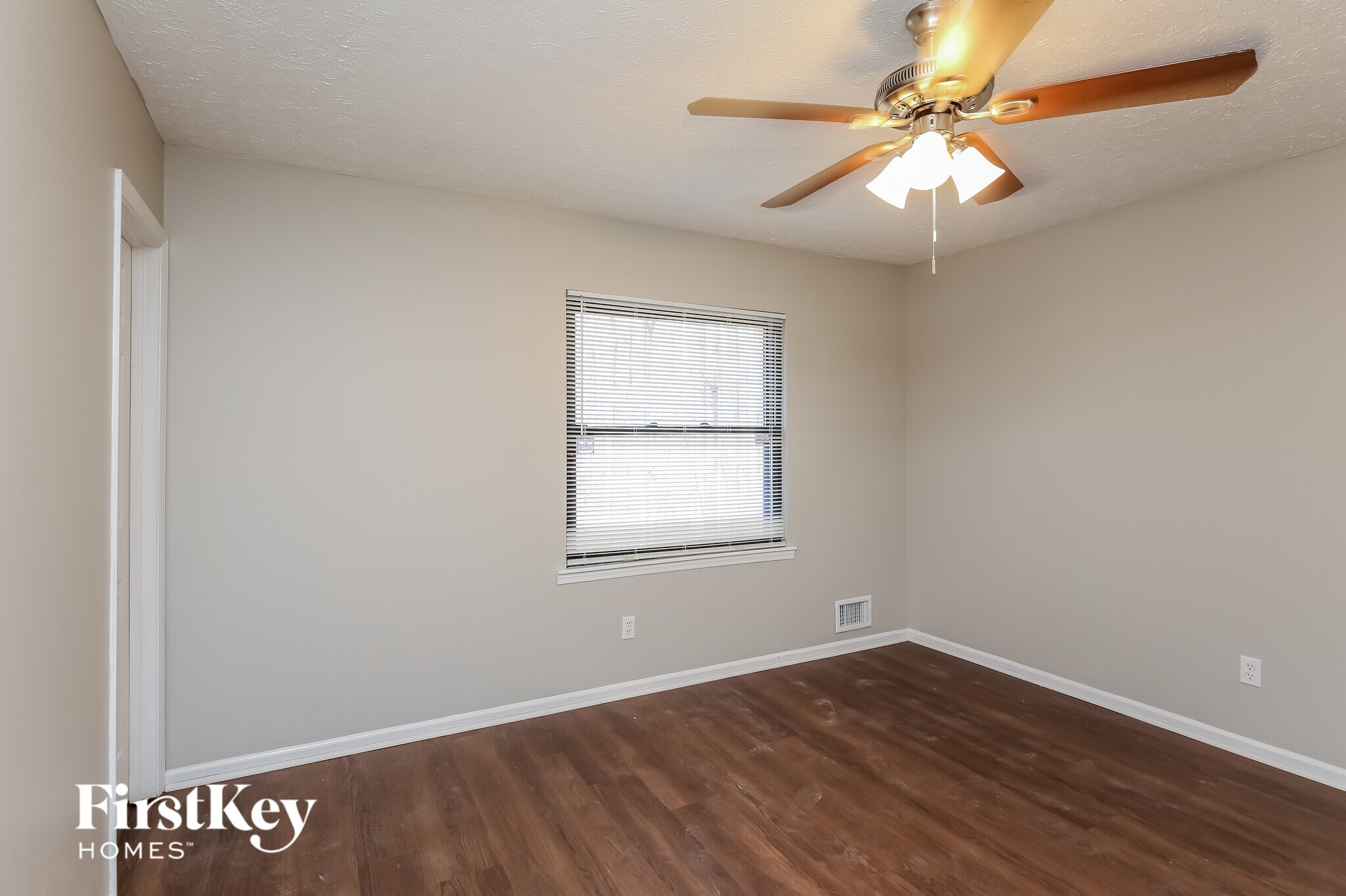 Building Photo - 432 Shady Ln Cir