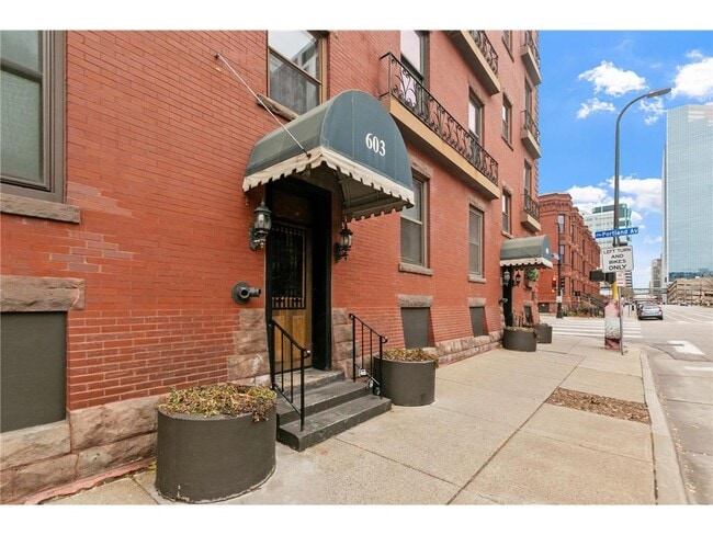 Building Photo - 603 S 9th St
