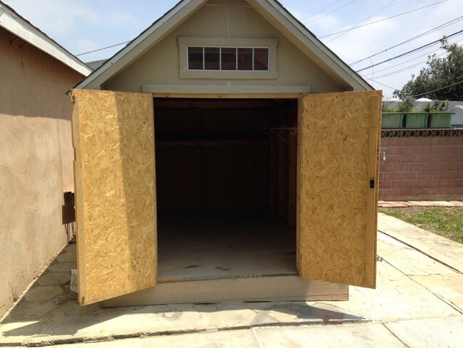 Storage Shed - 840 Rose Ave