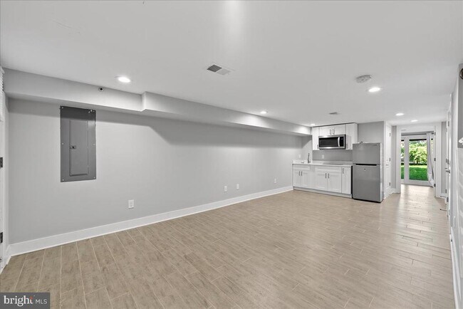 Building Photo - 1273 Oates St NE