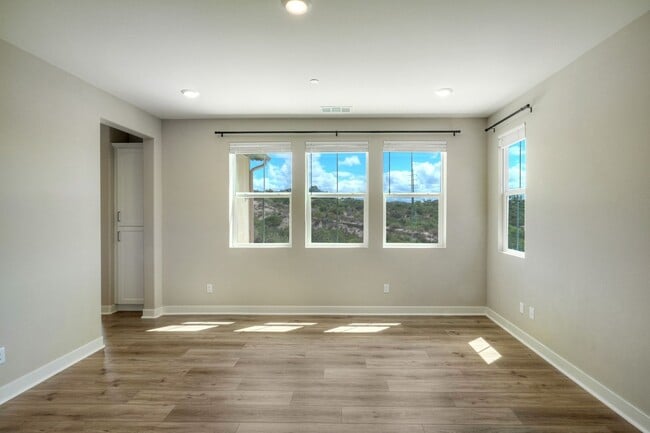 Building Photo - 6675 Agave Cir