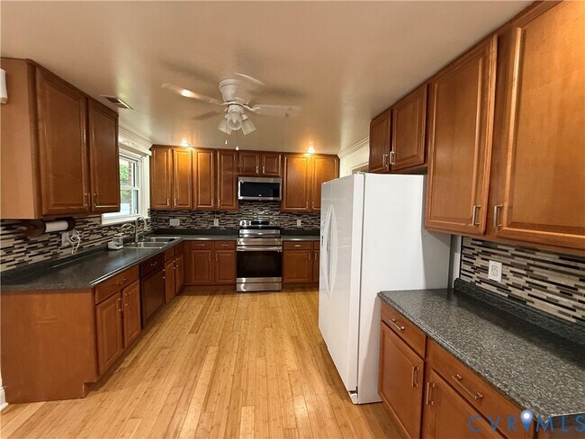 Building Photo - 9723 Royerton Dr