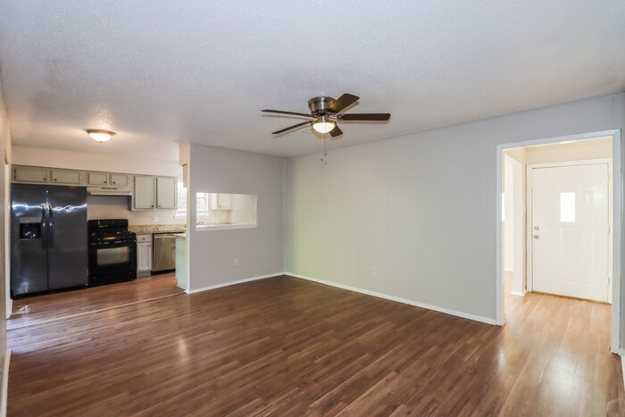 Building Photo - 11750 Murr Way