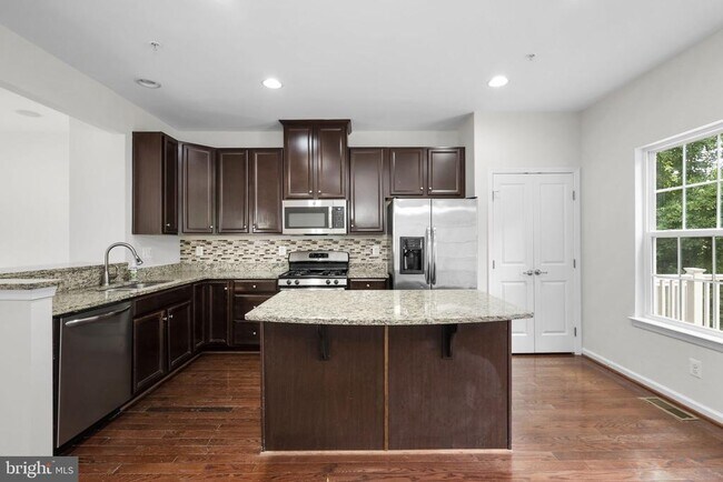 Building Photo - 8621 Enoch Pratt Dr