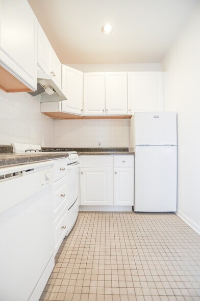 Building Photo - 172 W Menomonee St