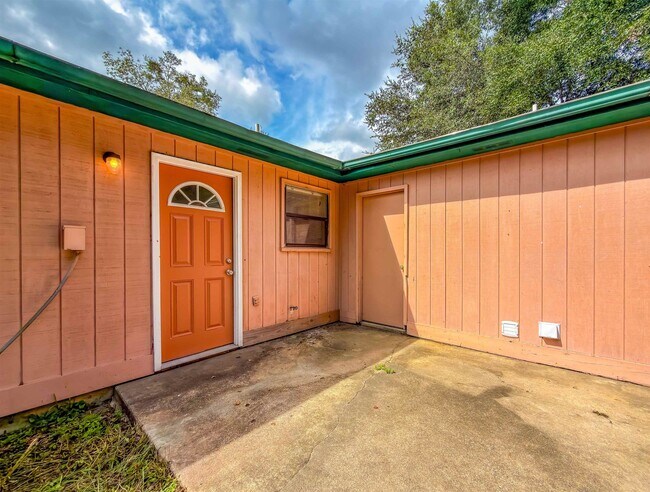 Building Photo - 5524 Sullivan Rd