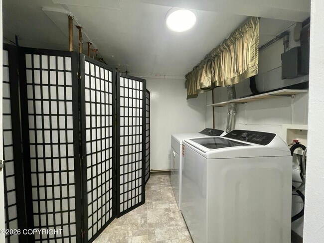 Building Photo - 237 Denali St