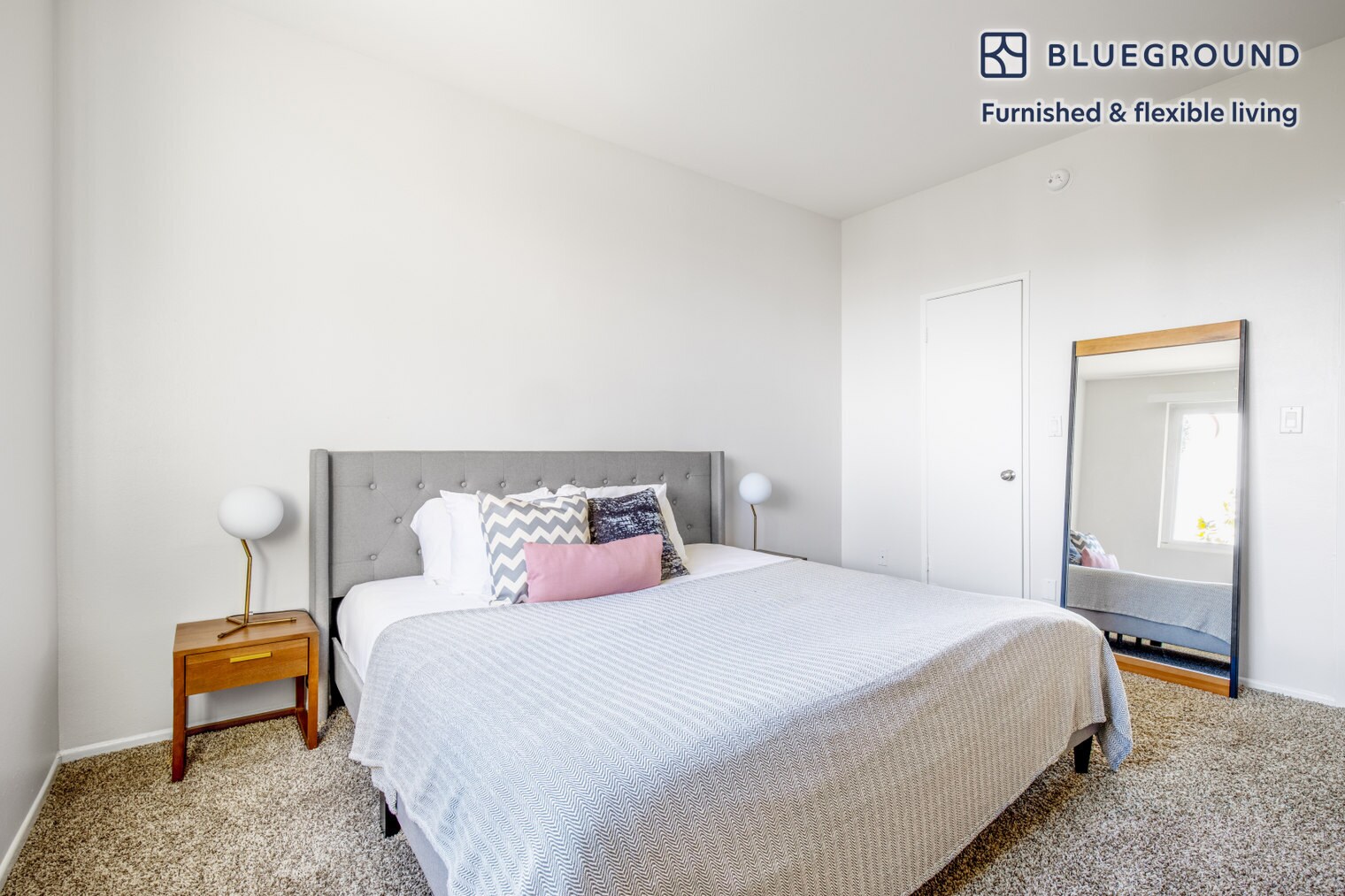 Building Photo - 467 S Arnaz Dr