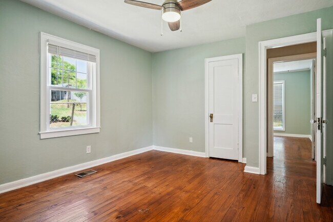 Building Photo - 1278 Adair St SW