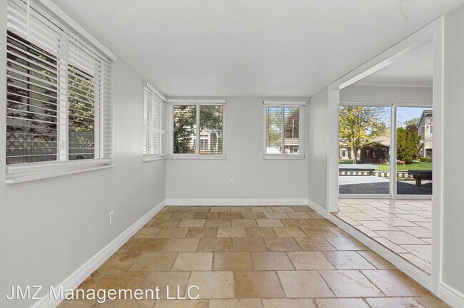 Building Photo - 3 br, 1 bath House - 1391 Rossdale