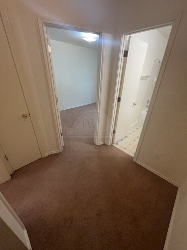 Building Photo - 4401 Mattie Dr