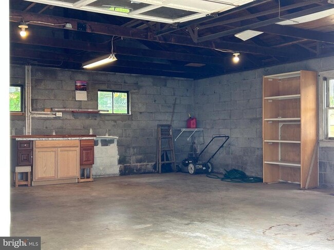 Building Photo - 108 Green St