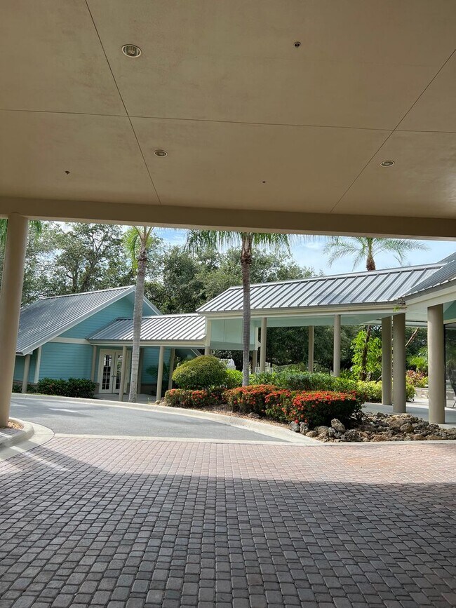 Building Photo - Heritage Oak Park Gated Commmunity