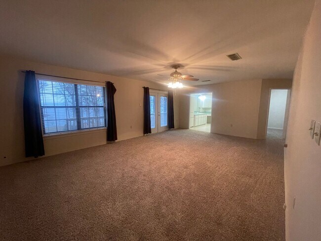 Building Photo - Cypress Lake Front Property in Benton!