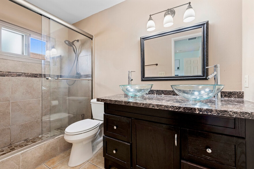 Building Photo - 2640 Worden St.